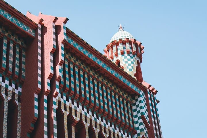 Gràcia Neighborhood Private Tour with Vermouth & Local Culture