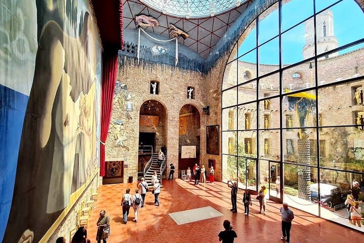 Private Day Trip from Barcelona to Figueres