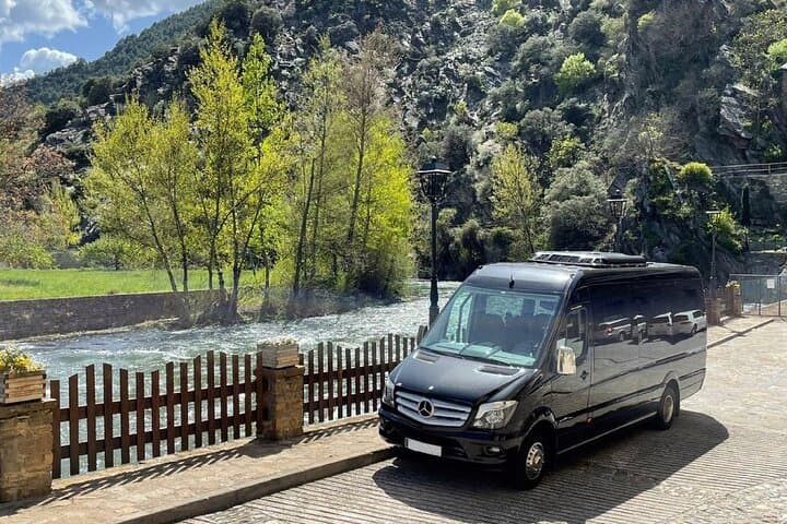 Montserrat 5 hours (DE 1 to 16 passengers)
