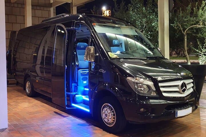 Montserrat 5 hours (DE 1 to 16 passengers)