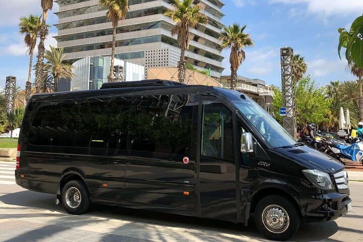 Montserrat 5 hours (DE 1 to 16 passengers)