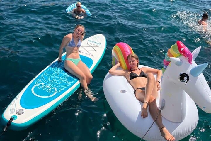 Luxury Catamaran sailing with welcome Drinks Tapas Max10-12Person