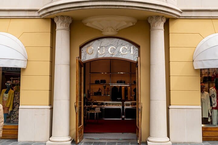 Private Shopping Tour from Madrid city to Las Rozas Village