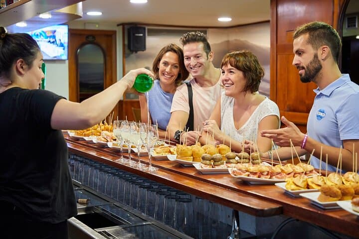 Pintxo route with Spanish D.O. wines in Bilbao