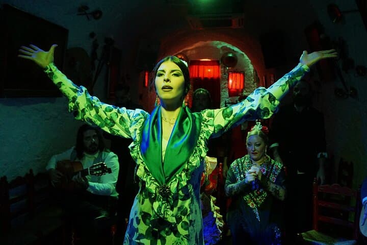 Flamenco show at Cuevas Los Tarantos Sacromonte