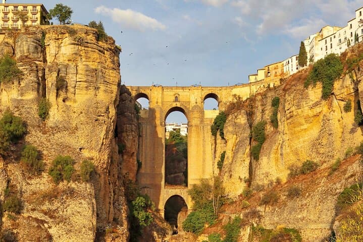 Ronda Self-Guided City Walking Tour & Scavenger Hunt