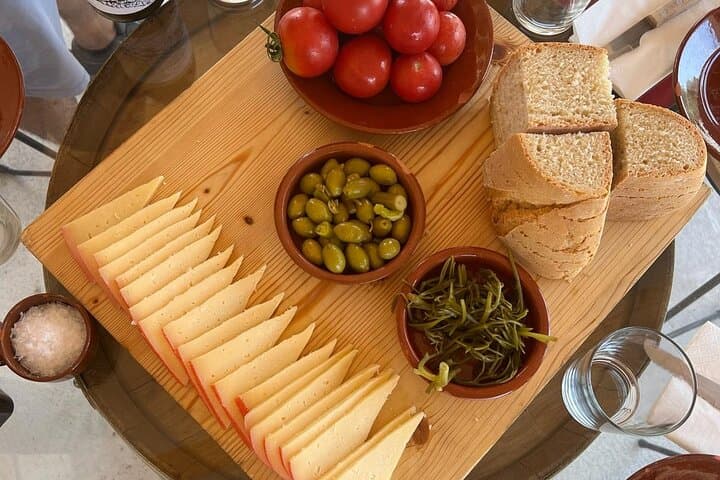 Full-Day Private Wine Tour to 3 Wineries in Mallorca
