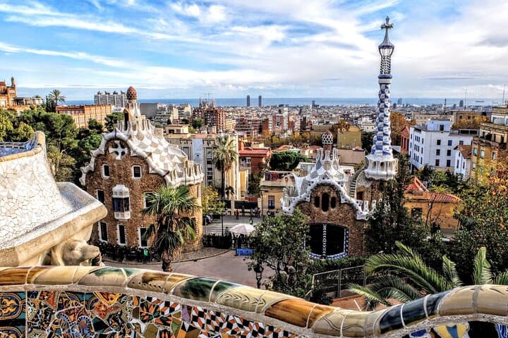 Park Guell Guided Tour in Barcelona with Skip-the-Line