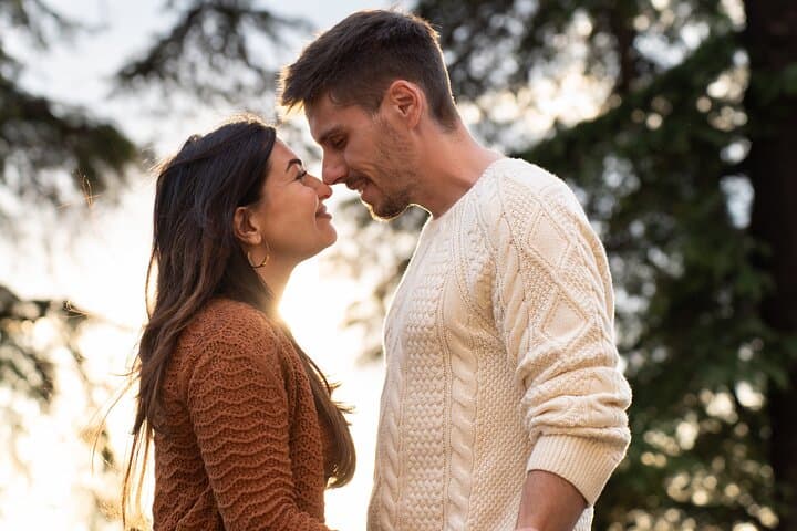 Private Photo Session Tour for Couples in Madrid