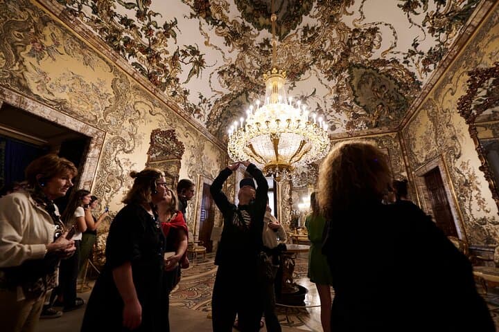 Madrid: Royal Palace Expert Guided Tour with Optional Tapas
