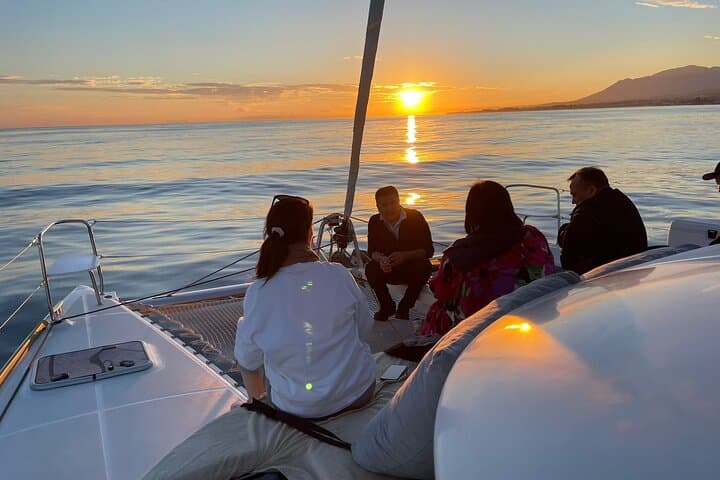Marbella: Catamaran Sunset Cruise with Snacks and Drinks