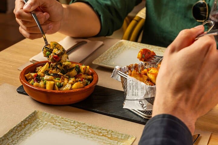 Gourmet Tapas and Wine Tour in Alcudia Old Town