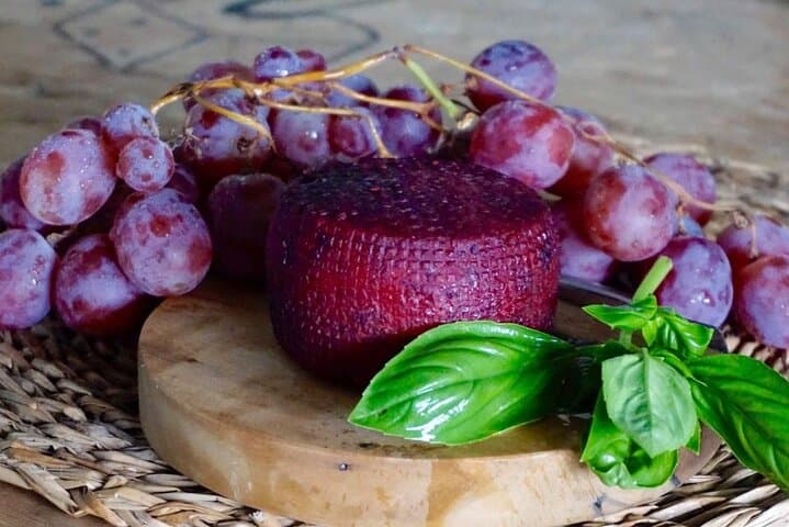 Guided Tour Montesdeoca Cheese Factory - Cheese and Wine Tasting