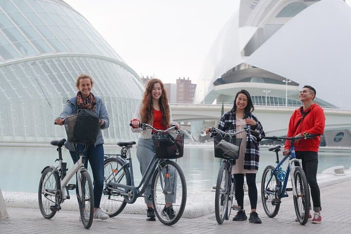 Valencia Guided Bike or E-Bike Tour in Small Group