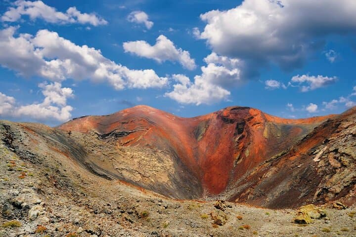 Lanzarote Volcanoes and Caves Tour from Fuerteventura