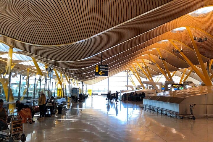 Vehicle transfer with driver included in Madrid