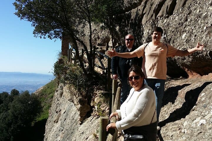 Private Montserrat tour with 2 guides and hotel pickup