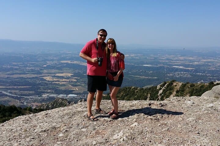 Private Montserrat tour with 2 guides and hotel pickup