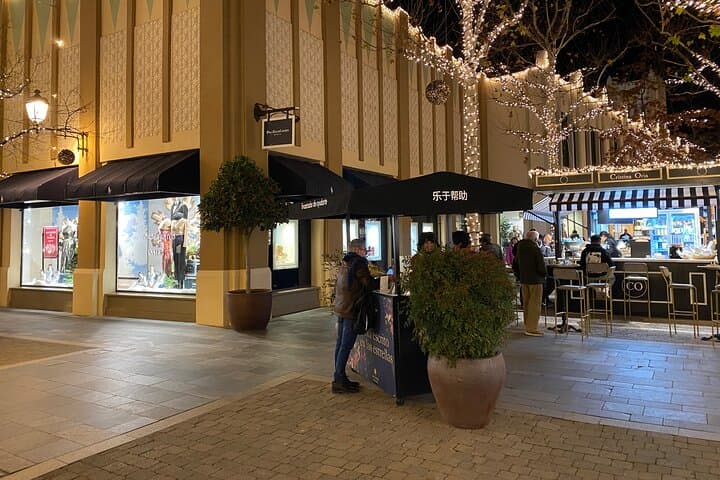 6-Hour Private Tour to Las Rozas Village