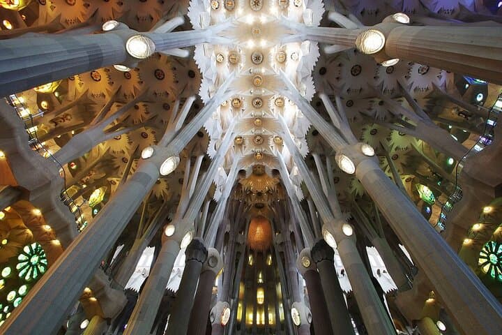Sagrada Familia Fast Track Ticket and Audio Tour on Your Phone