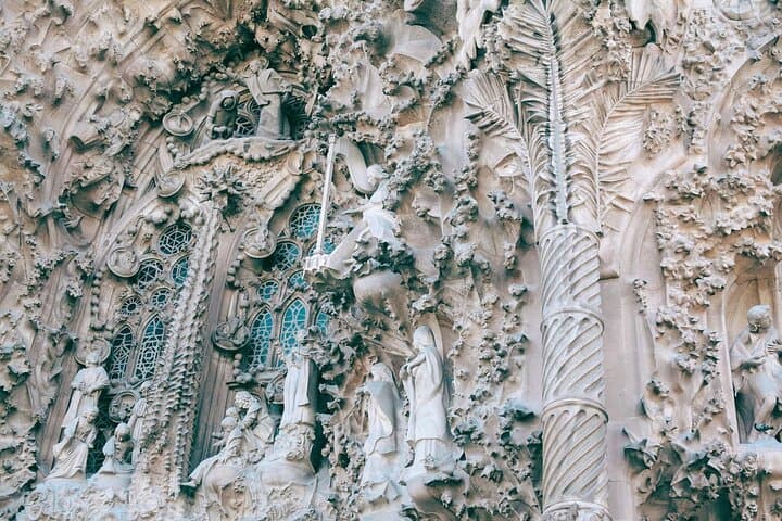 Sagrada Familia Fast Track Ticket and Audio Tour on Your Phone