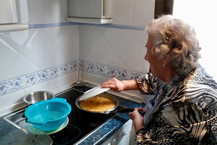 Traditional Spanish Cooking Class with a Grandmother in Madrid