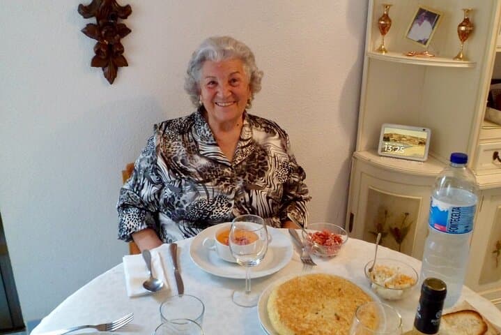 Traditional Spanish Cooking Class with a Grandmother in Madrid