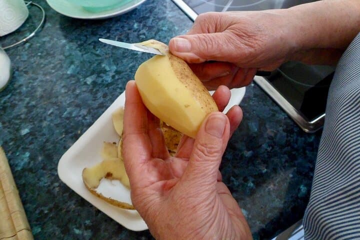 Traditional Spanish Cooking Class with a Grandmother in Madrid