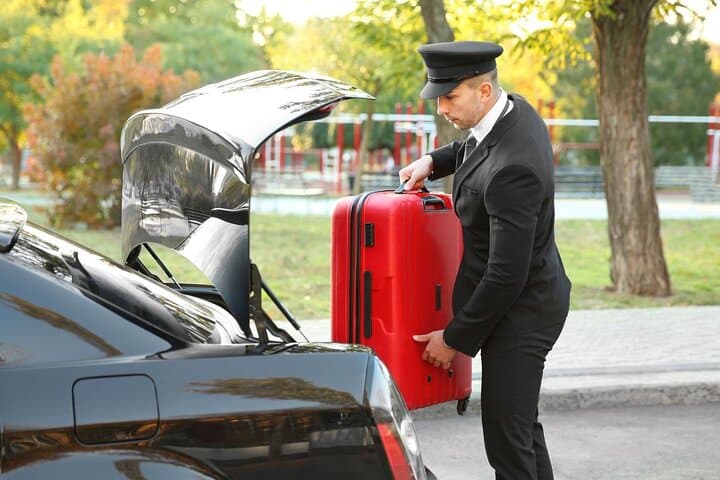 Private One way Transfer from Bilbao to Bilbao Airport