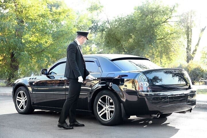 Private One way Transfer from Bilbao to Bilbao Airport