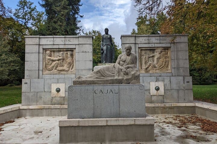 A Self-Guided Tour of El Retiro Park’s Rise, Ruin and Redemption