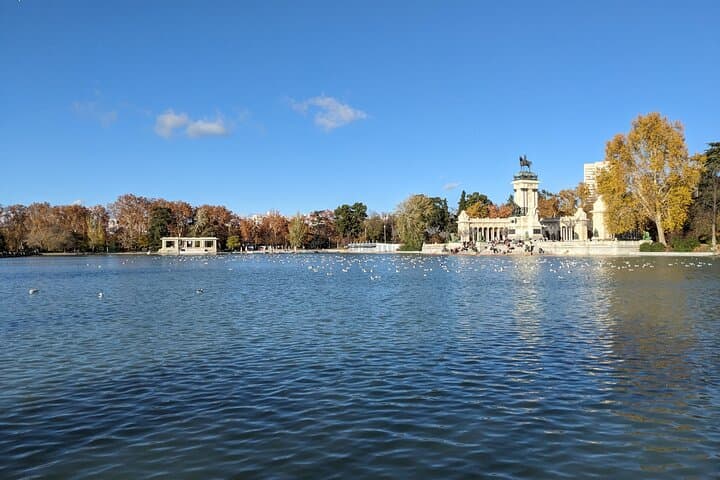 A Self-Guided Tour of El Retiro Park’s Rise, Ruin and Redemption