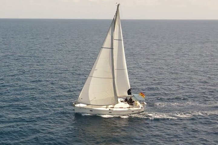 Alicante : Sailing boat tour of the Mediterranean Sea