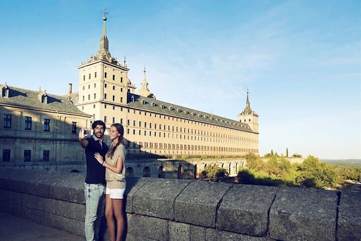 Private Minivan Tour of El Escorial Monastery and Segovia