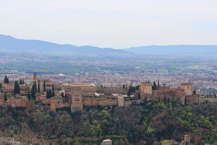Alhambra Exclusive Tour with Tickets