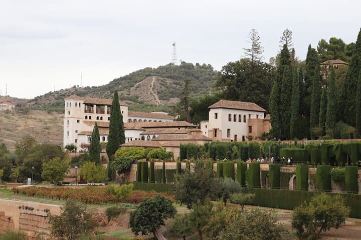 Alhambra Exclusive Tour with Tickets