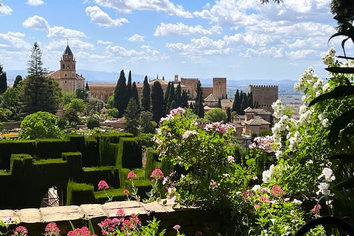 Alhambra Exclusive Tour with Tickets