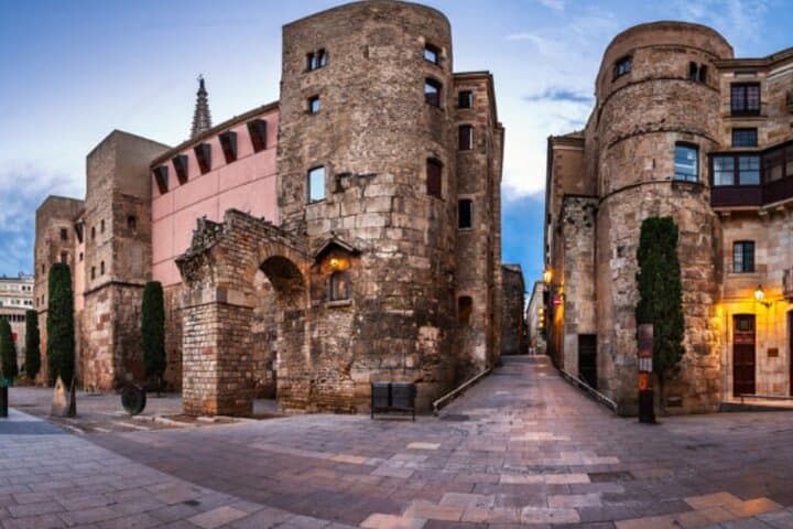 Sagrada Familia & Gothic Quarter Private Tour
