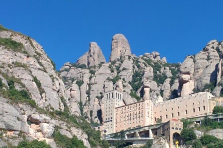 Montserrat and winery private daytrip from Barcelona