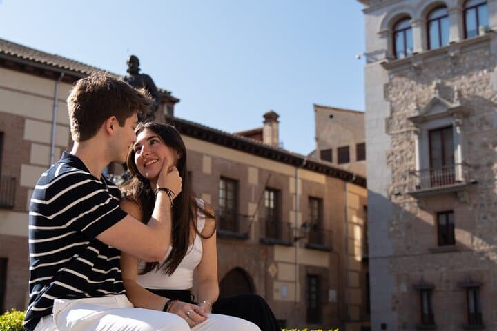 Private Photo Session Tour for Couples in Madrid