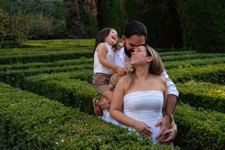 Private Photo Session Tour for Couples in Madrid