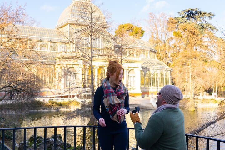 Private Photo Session Tour for Couples in Madrid