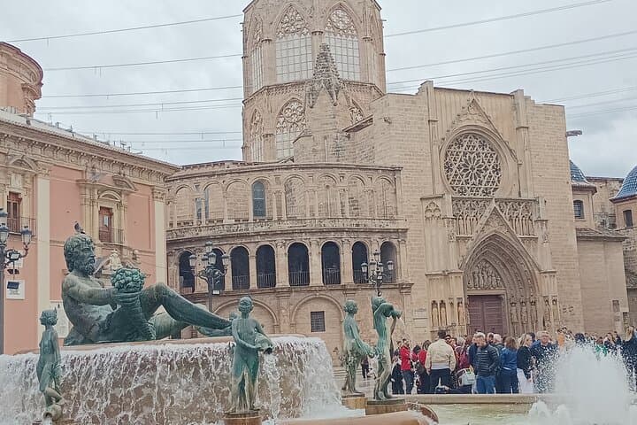 Valencia tour with cathedral included.