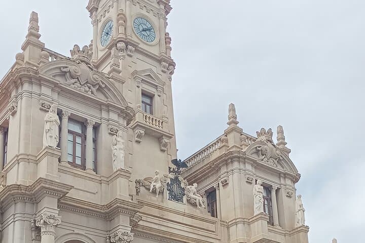 Valencia tour with cathedral included.