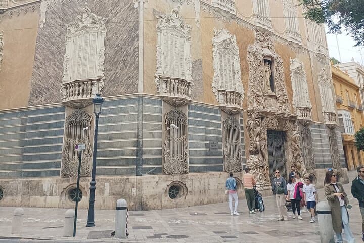 Valencia tour with cathedral included.