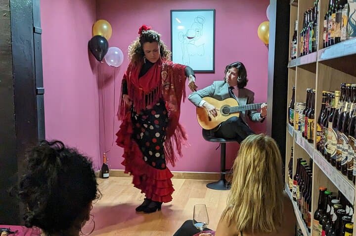 Andalusian Flamenco, Wine and Tapa Experience