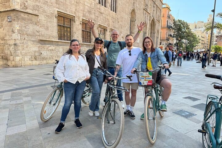 Valencia Guided Bike or E-Bike Tour in Small Group