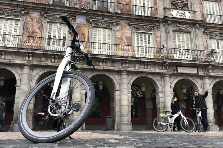 Madrid Electric Bike Private Tour: Highlights & Parks