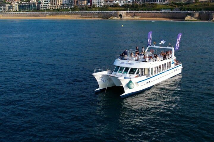 Catamaran boat trip through La Concha Bay and the coast of Donostia-San Sebastian