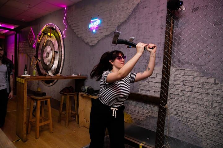 Axe Throwing 1 hour session